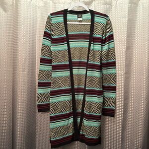 Women’s long, sleeved, medium daytrip cardigan